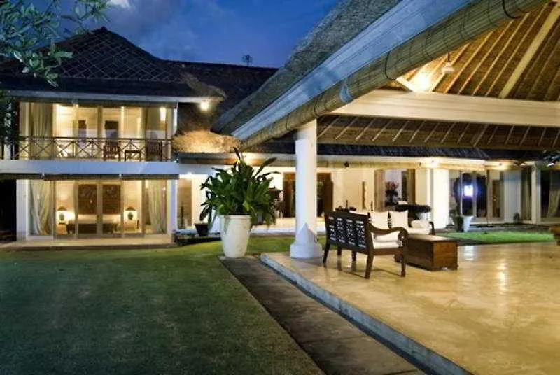 Villa Atas Ombak Seminyak  Indonesia